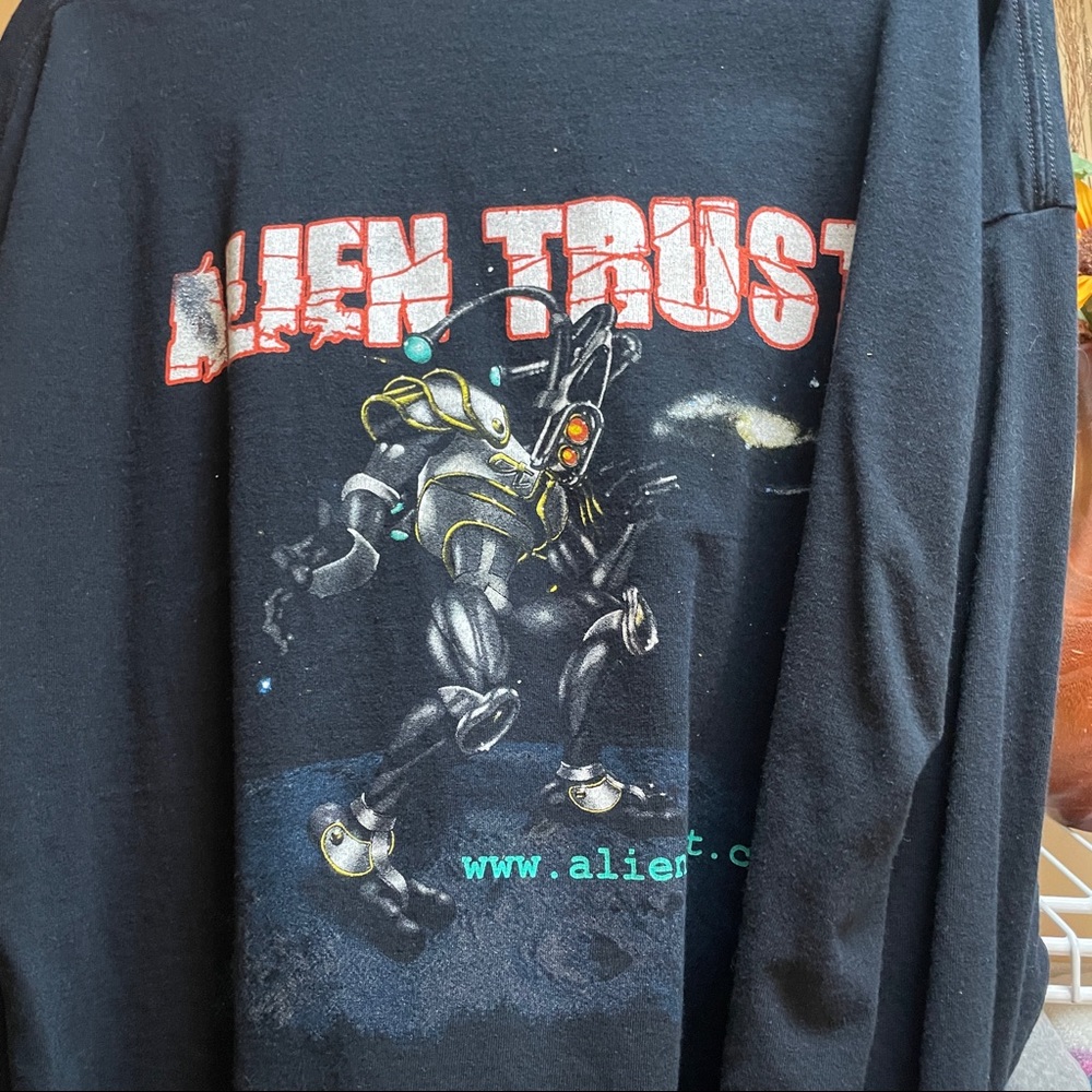 Alíen Trust Long Sleeves T-Shirt